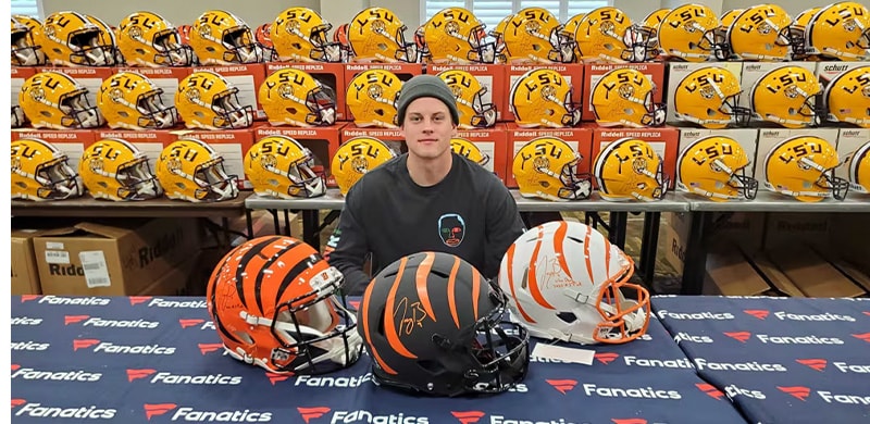 Joe Borrows at a Fanatics signing event